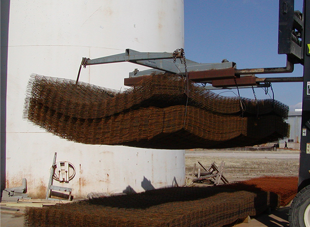 Moving mesh with a Star Industries Wire Mesh Handler